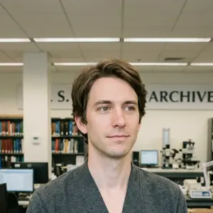Calum MacAonghais, Performing Arts Analyst